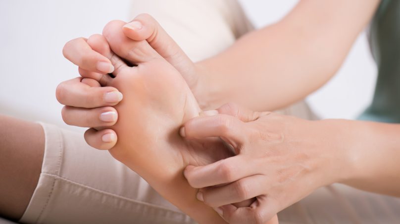 Problemy ze skórą stóp- jak je rozpoznać?